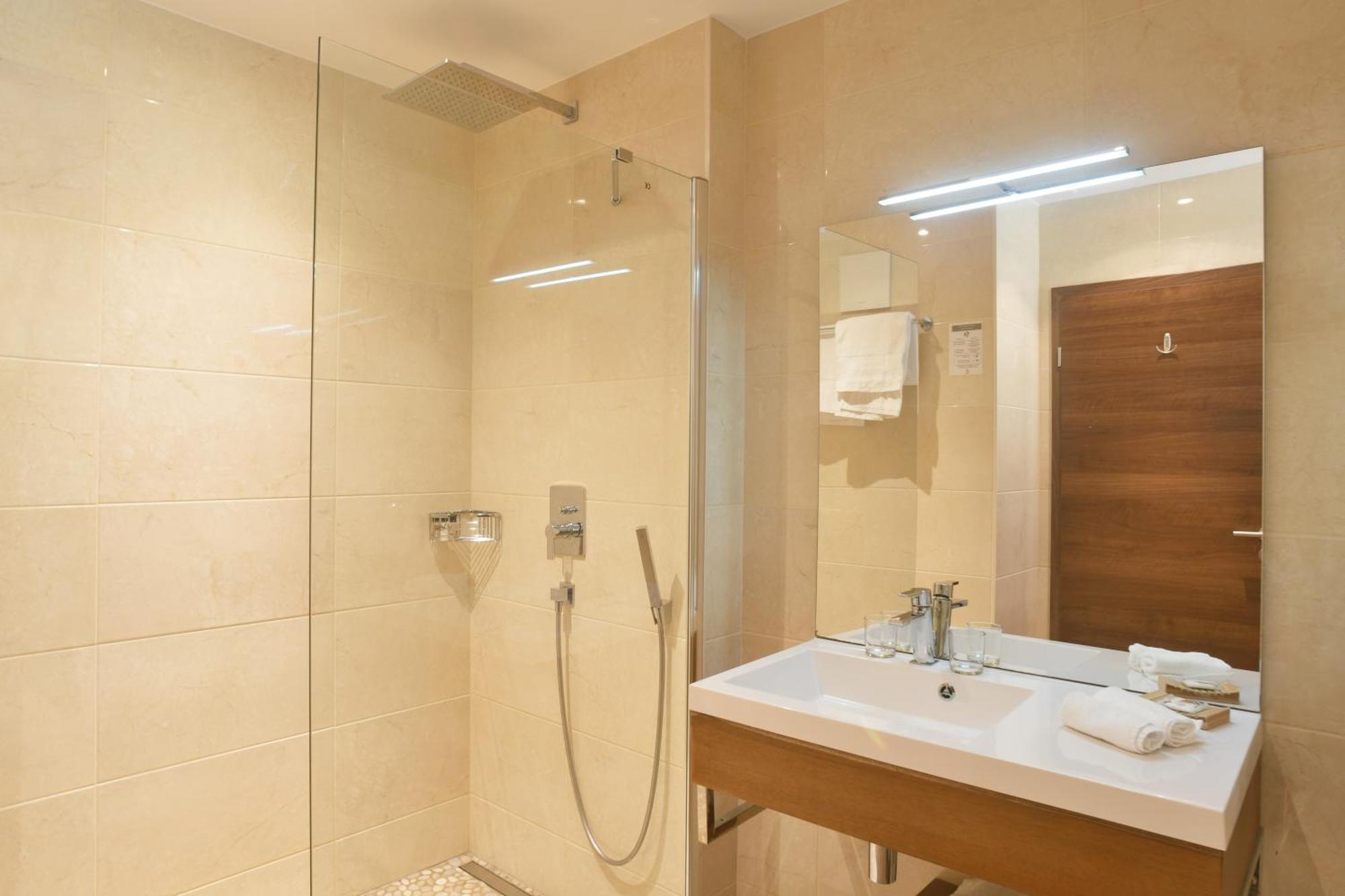 Deluxe Double Room Forest View